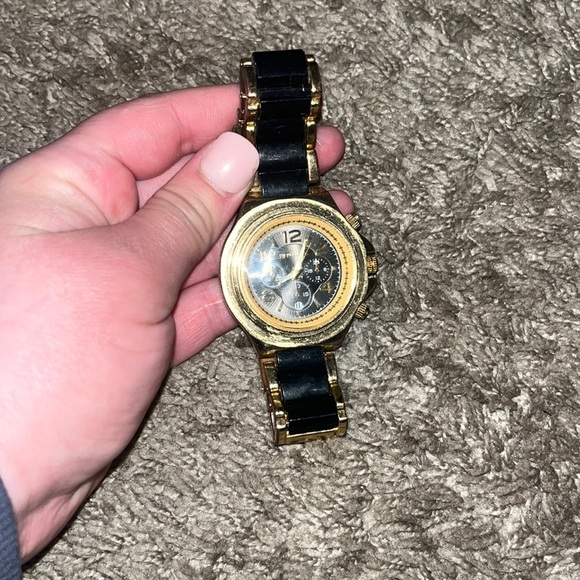 Michael kors women watch - Picture 1 of 6